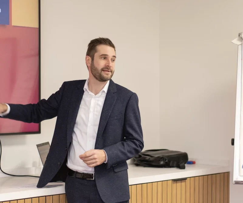 Een hotelkamer kopen bij een uitbater
